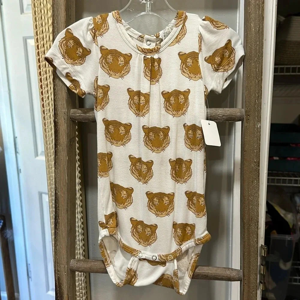 Kate Quinn girls bamboo tiger onesie size 12-18m EUC